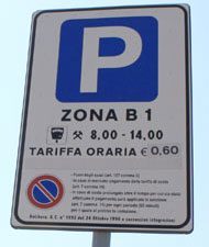 Знак автоматической парковки в Италии